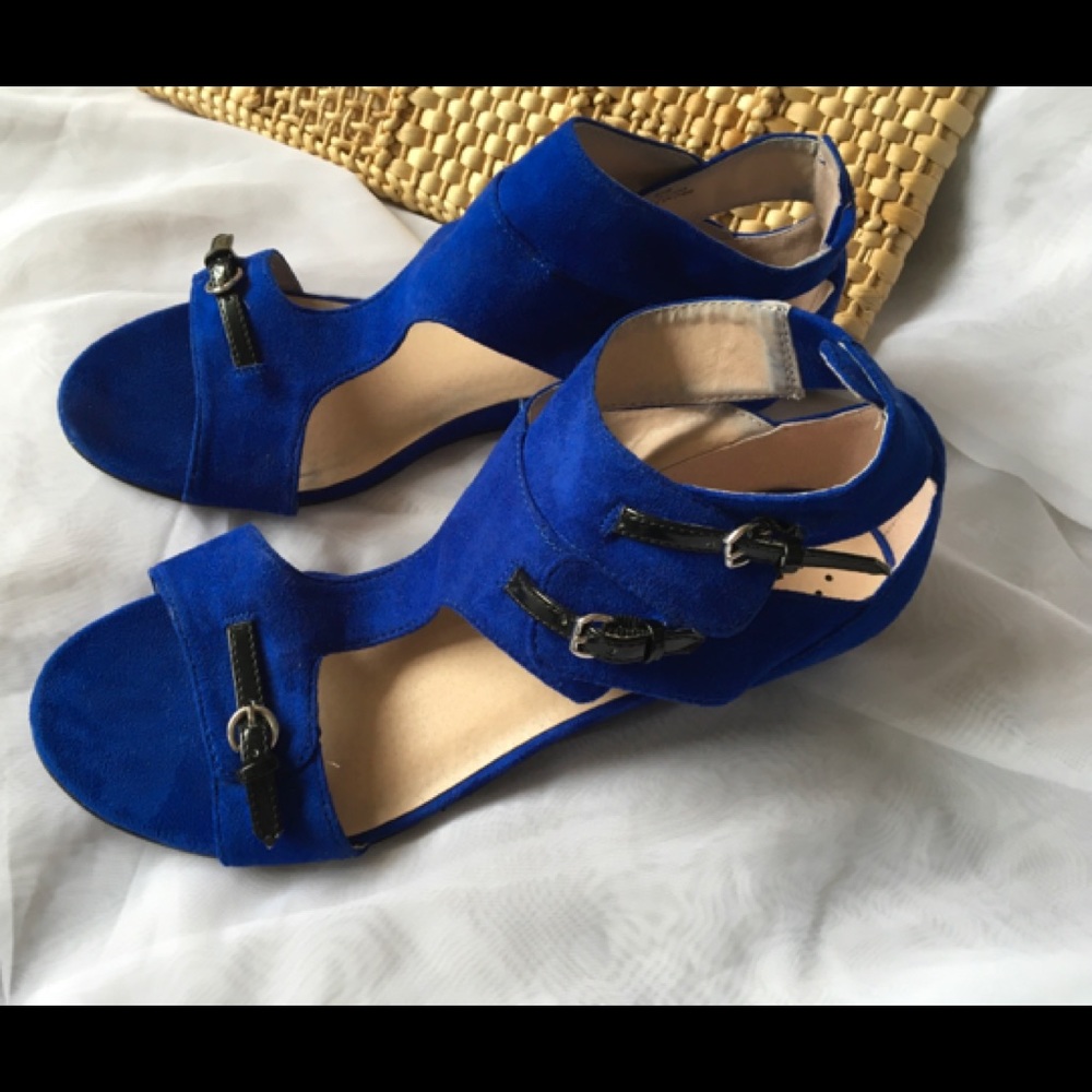 Nygard electric blue sandals Sz 10